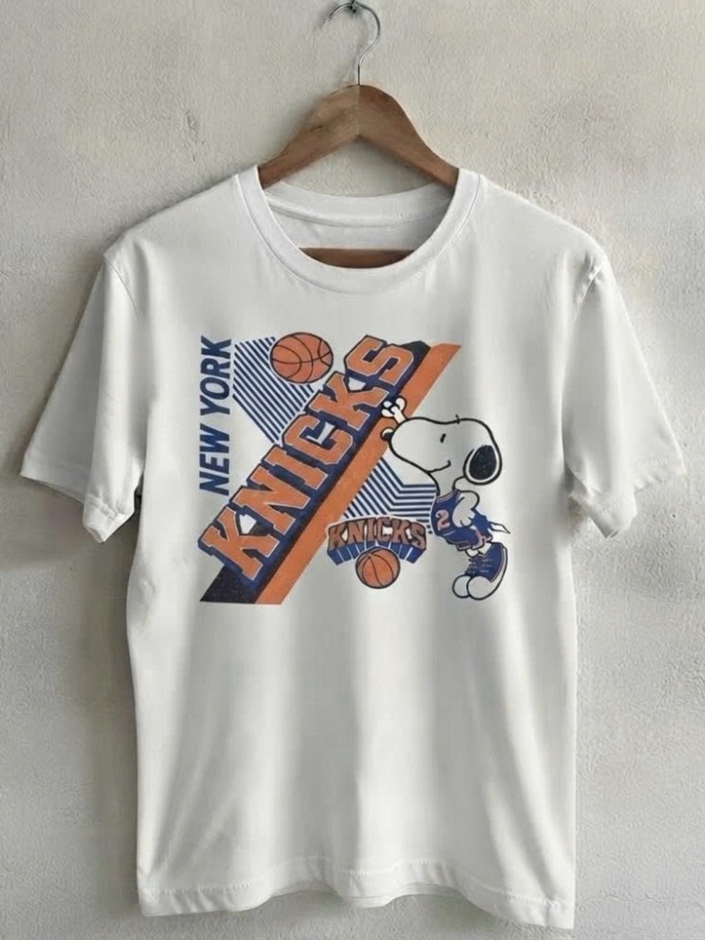 Gildan New York Knicks x Snoopy Graphic Tee - White with Orange & Blue